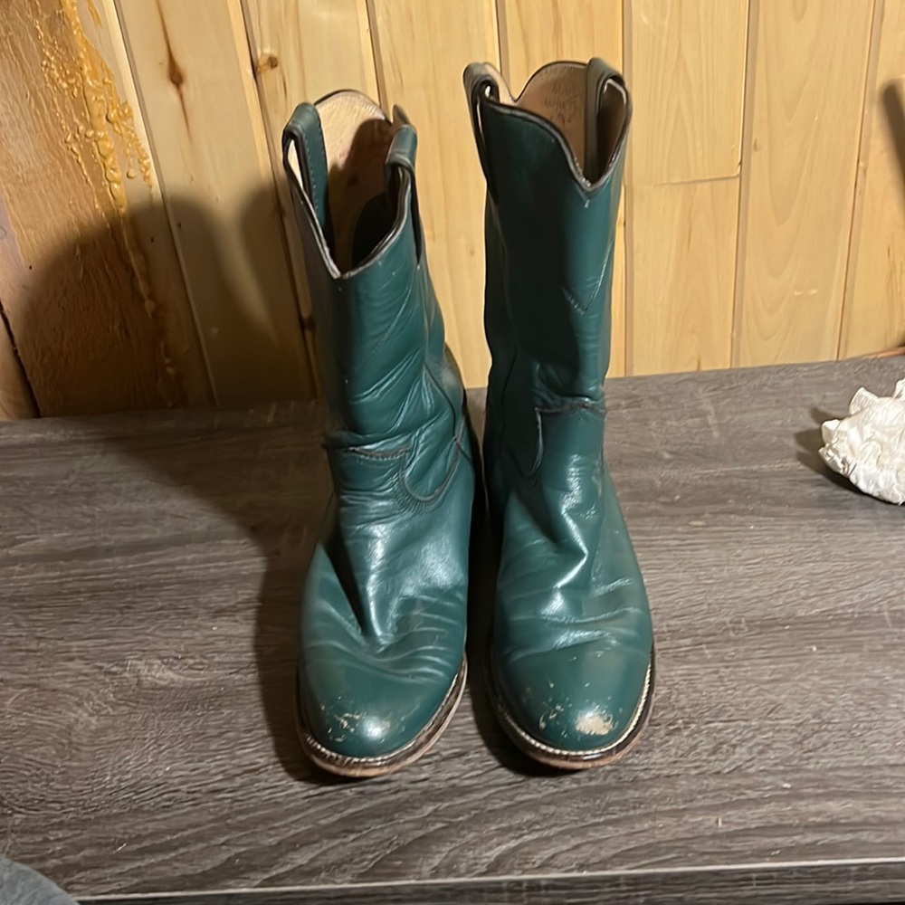Size 5 1/2 B Justin boots-green